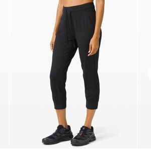 Lululemon Ready to Rulu Jogger Crop Jogger Black Size 4